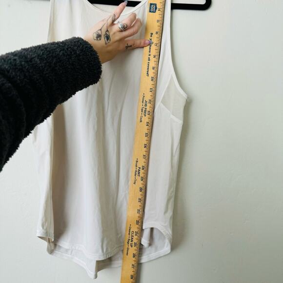 Lululemon white razer back work out tank woman’s 8 - Picture 6 of 10